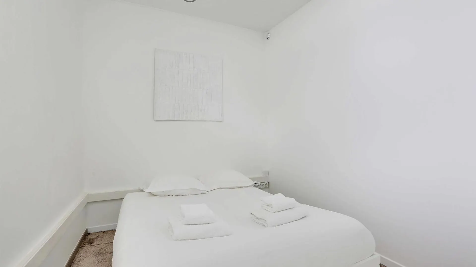 Magnificent With Ac- 3br-6p-bastille